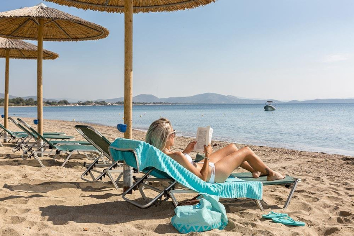 Golden Coast Hotel & Bungalows