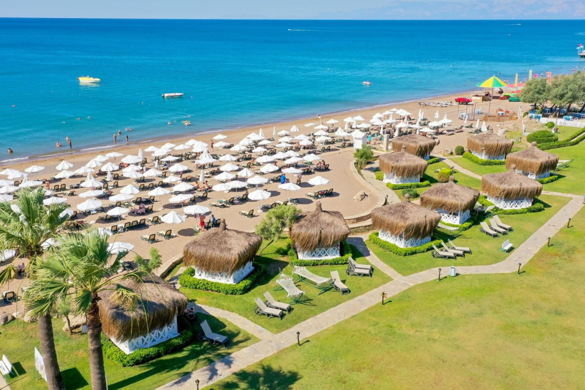 CRYSTAL TAT BEACH