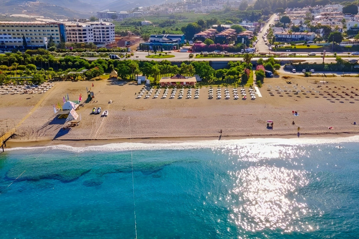 Titan Club Hotel