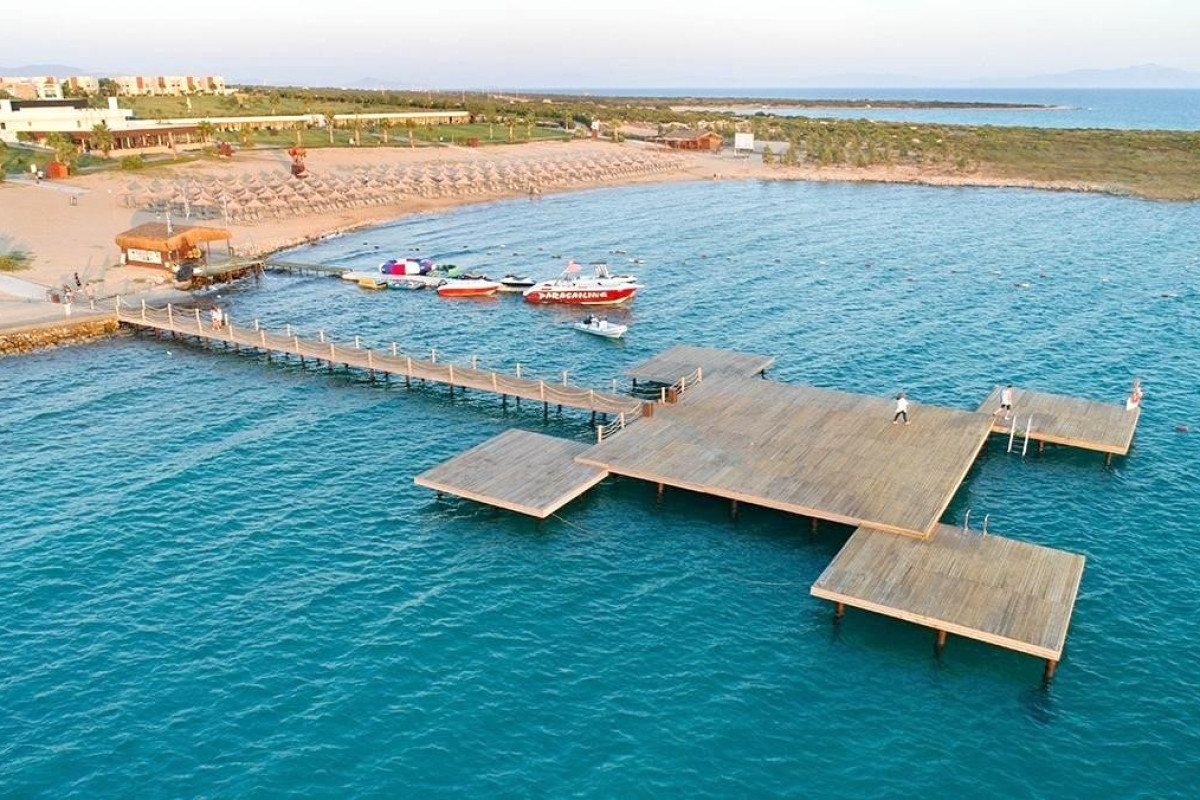 Aquasis Deluxe Resort Spa