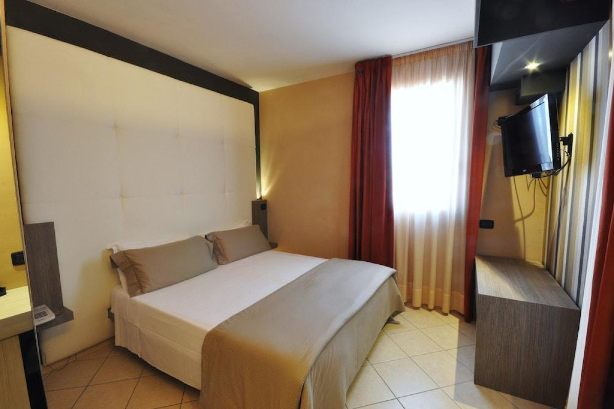 Planet Hotel