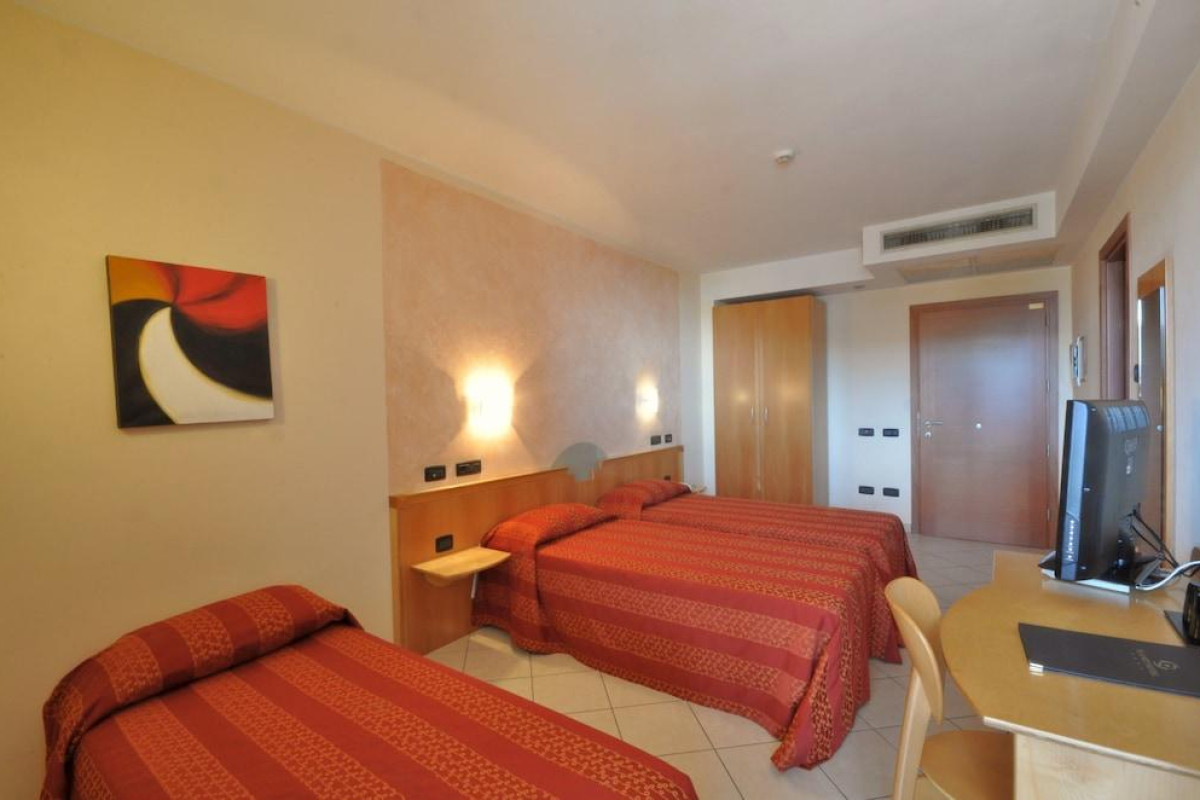 Planet Hotel