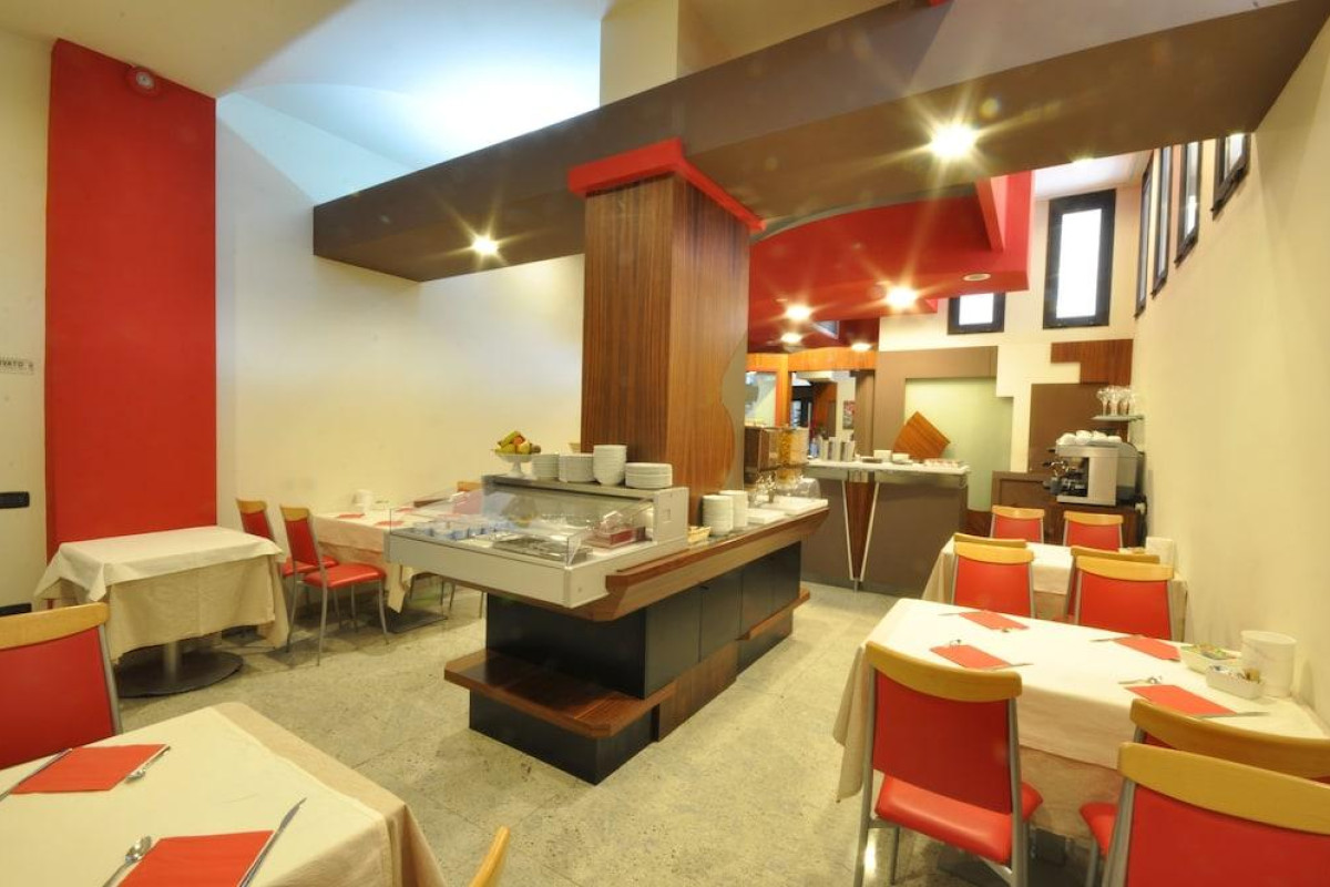 Planet Hotel
