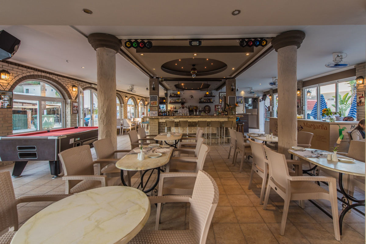 Planos Beach Hotel