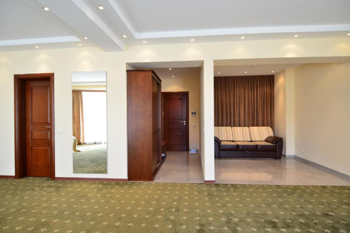 Platinum Hotel