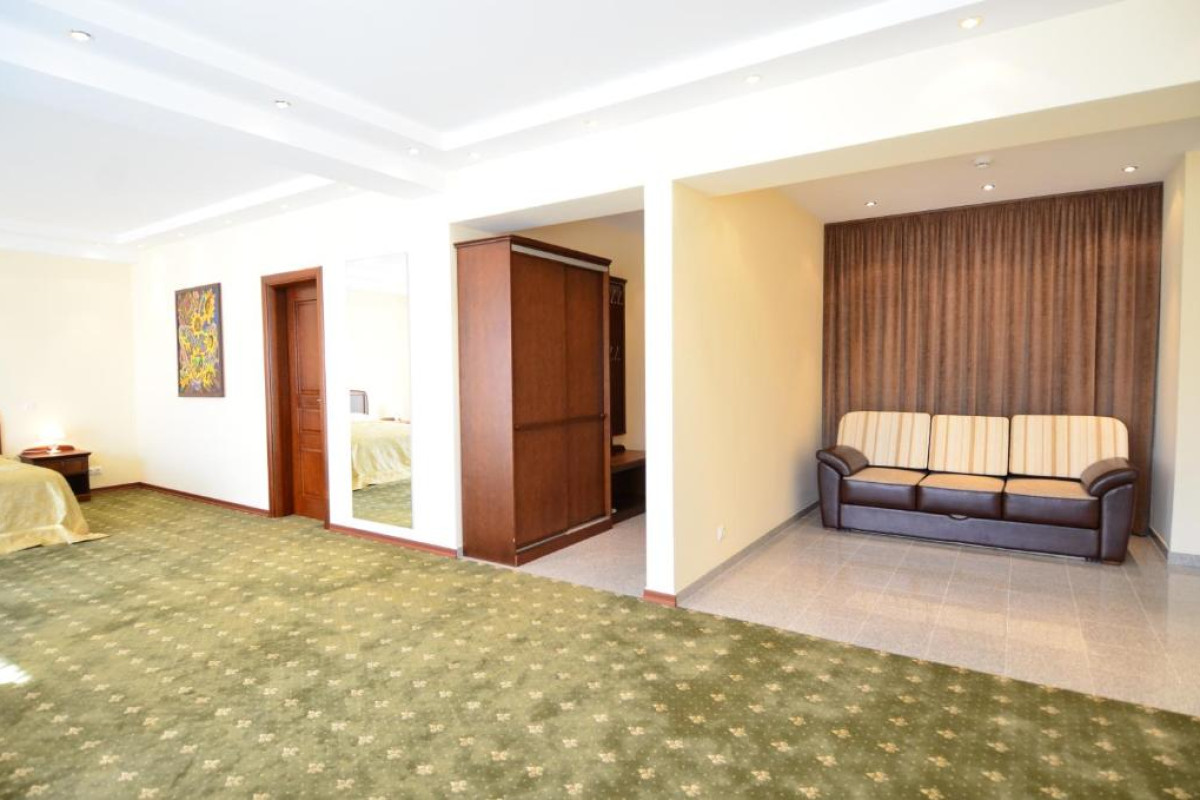 Platinum Hotel