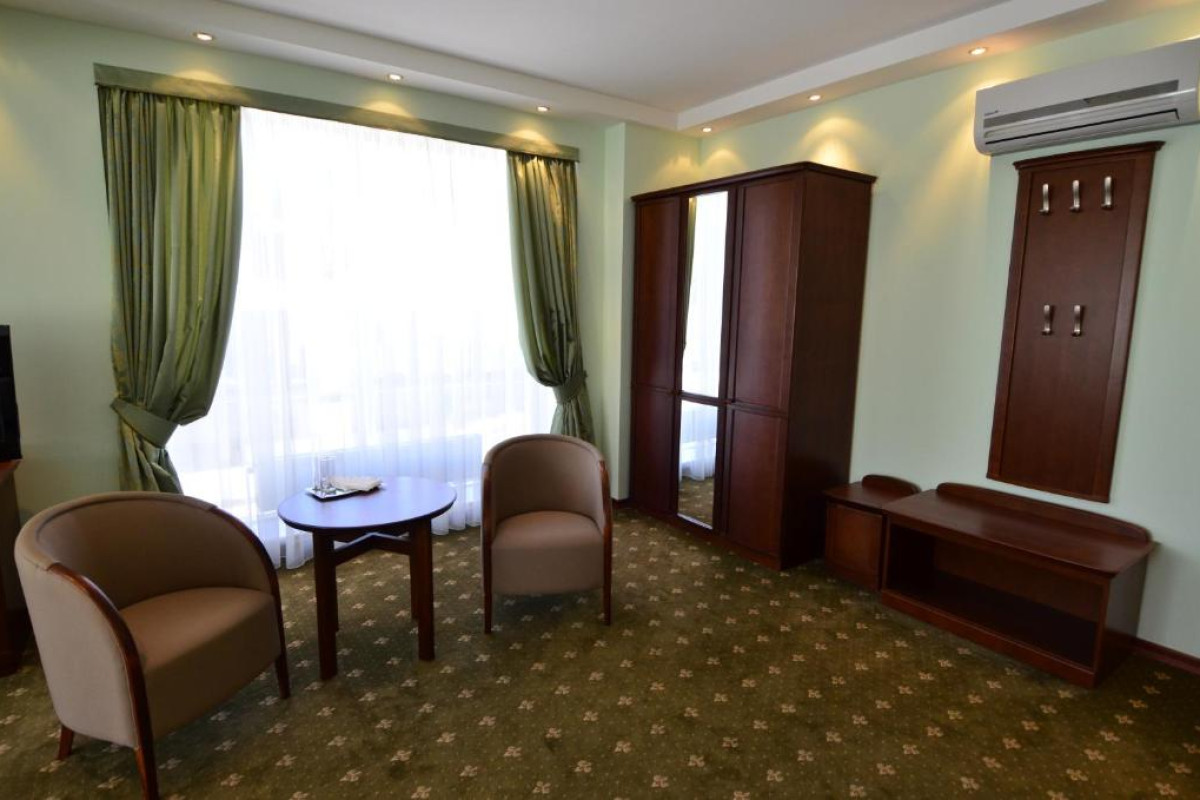 Platinum Hotel