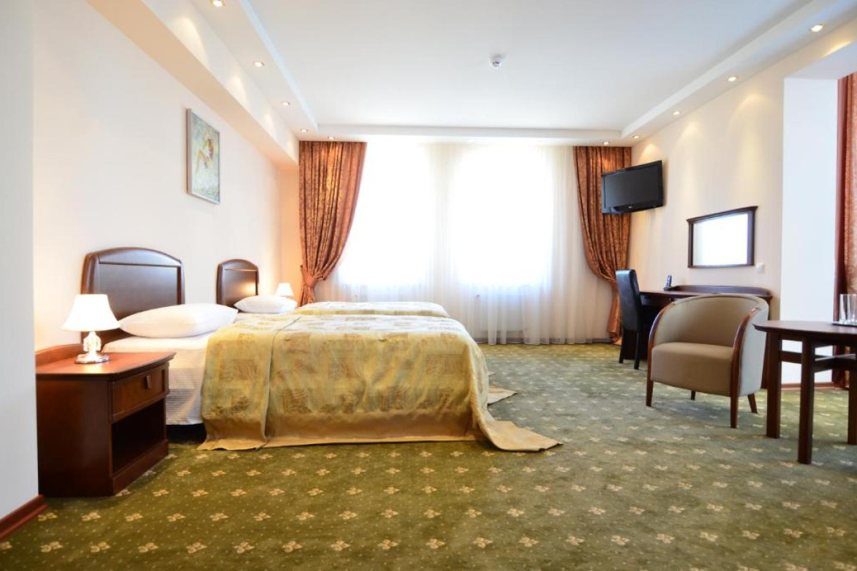 Platinum Hotel