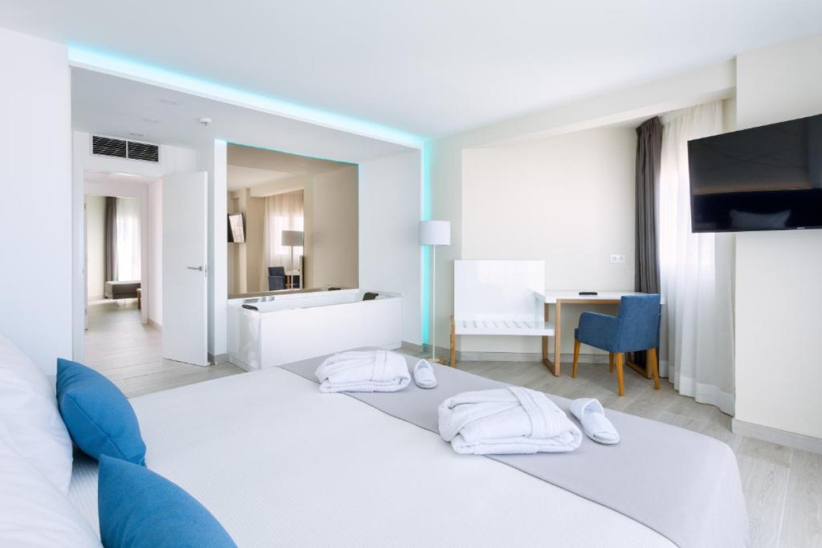 PLAYA OLID SUITES  APARTMENTS