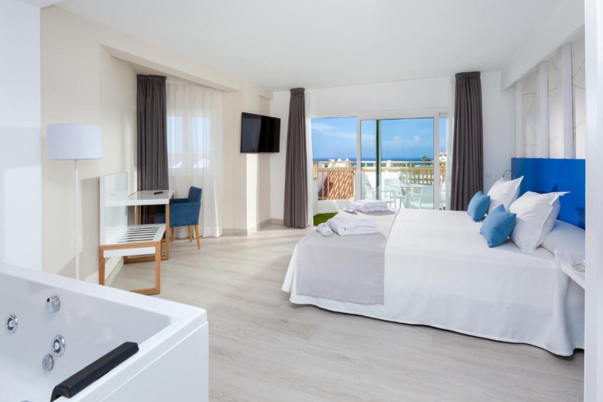 PLAYA OLID SUITES  APARTMENTS