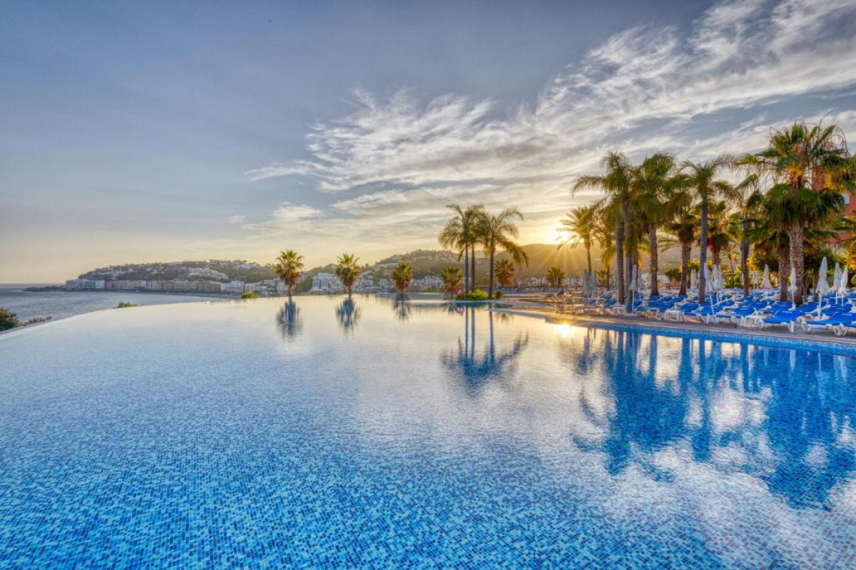 Hotel Playacalida Spa