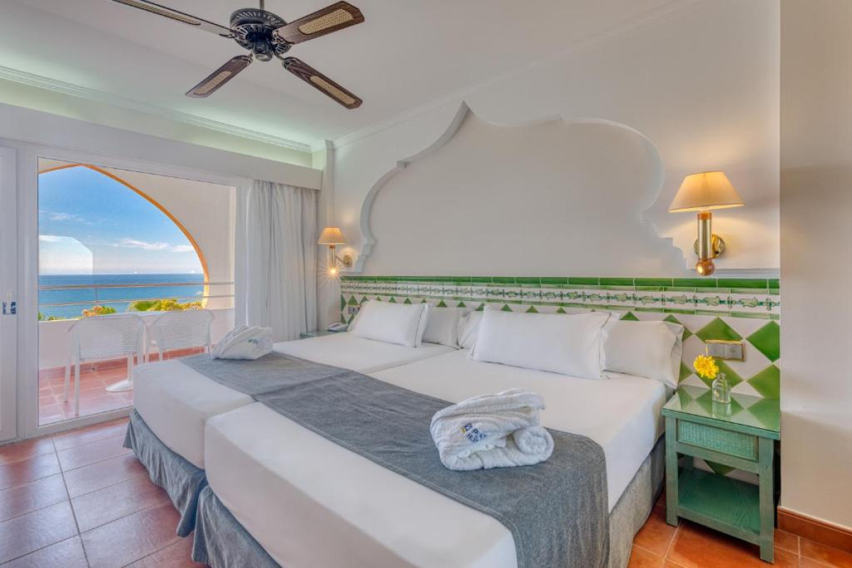 Hotel Playacalida Spa