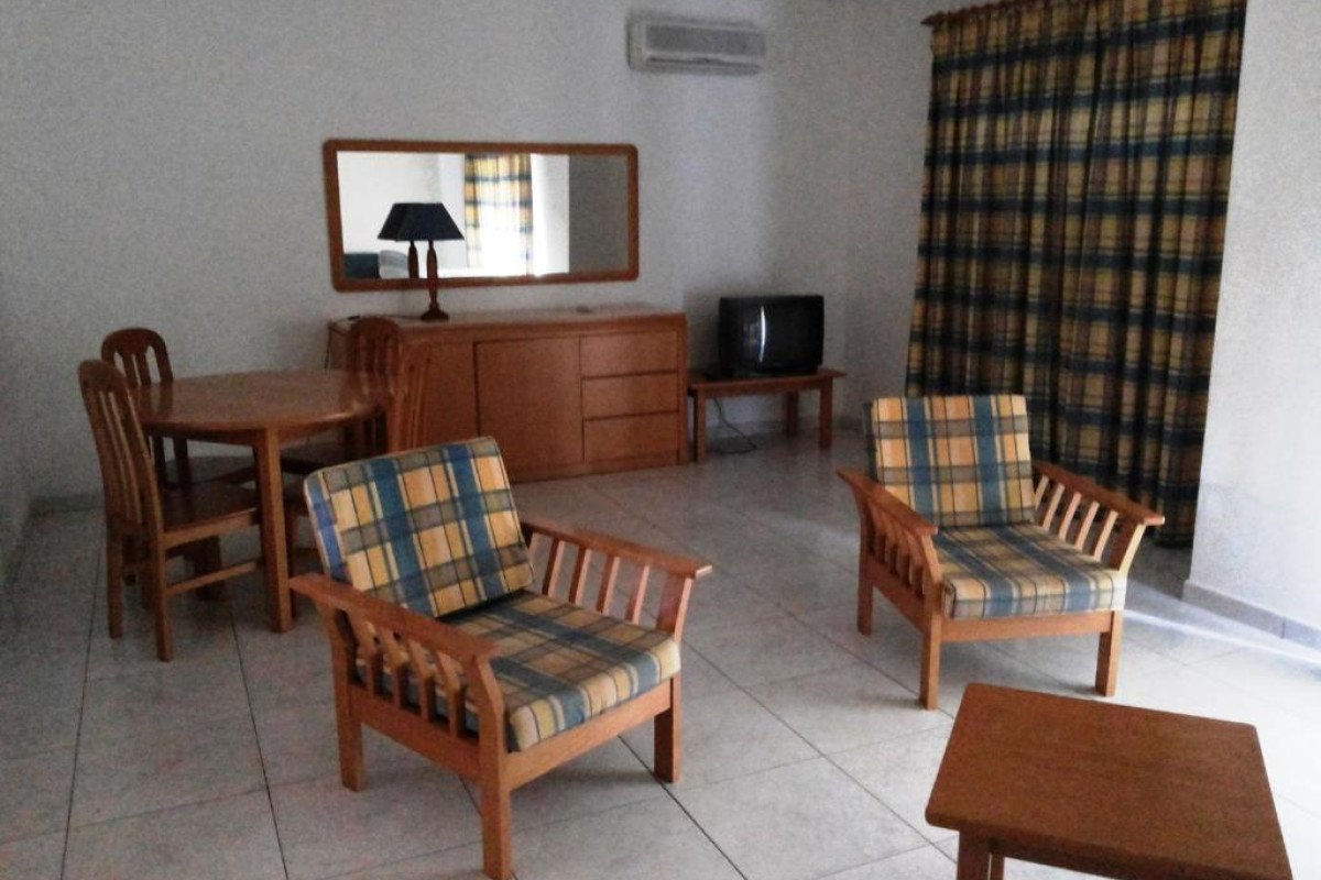 Plaza Real Aparthotel