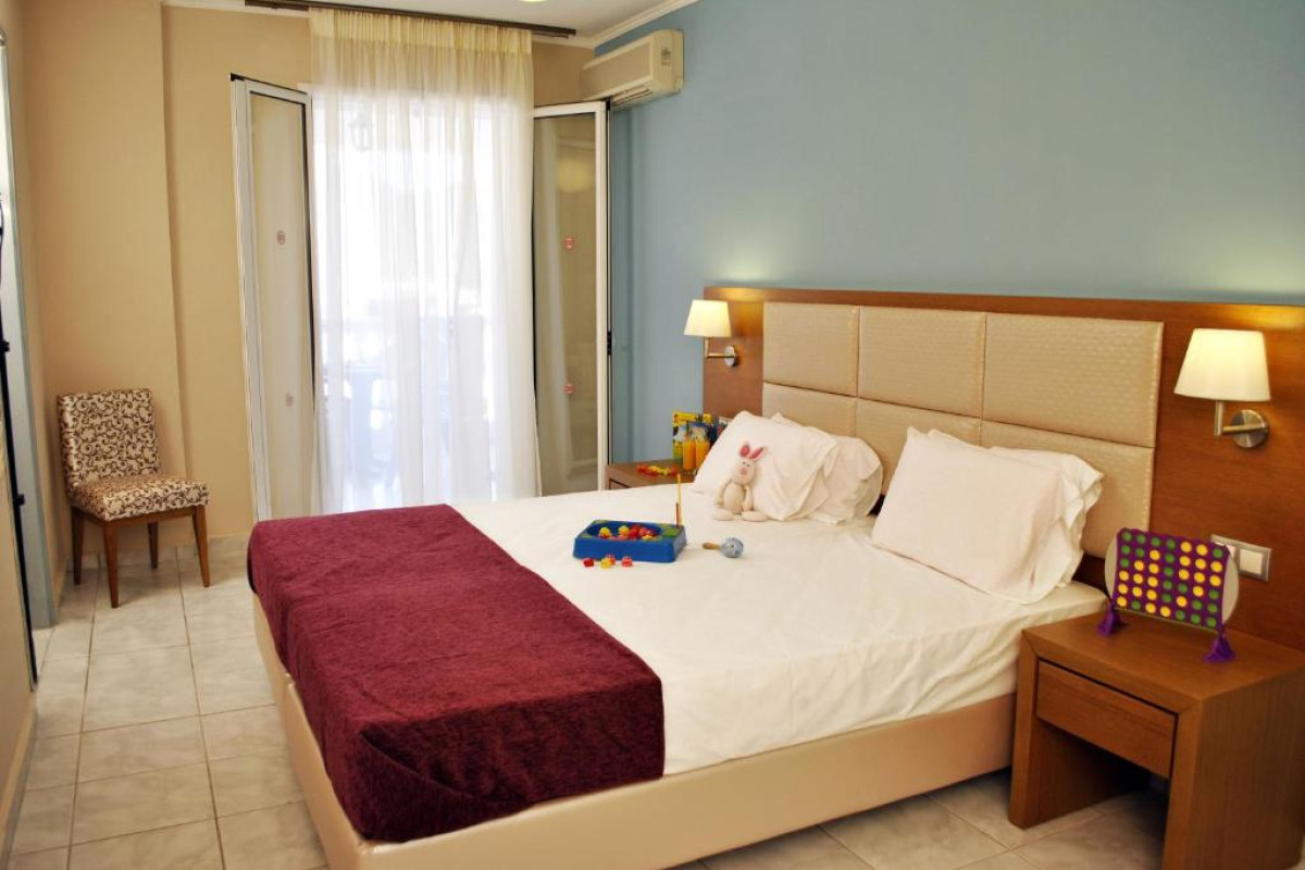 PLESSAS PALACE HOTEL