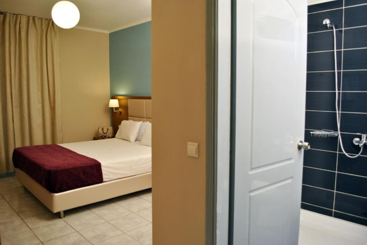 PLESSAS PALACE HOTEL