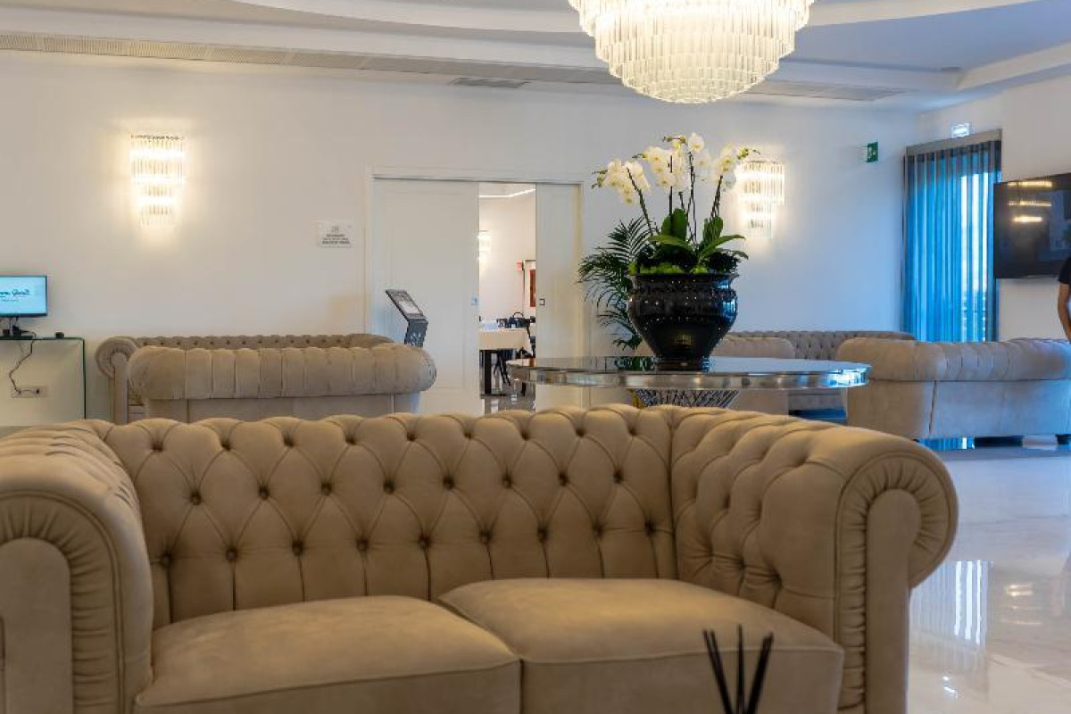 Pm Hotel