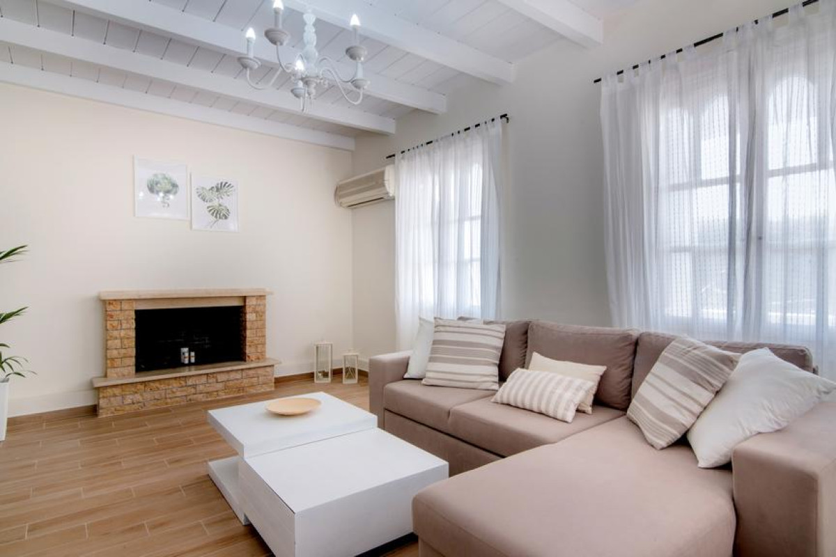 Pnoe Villa