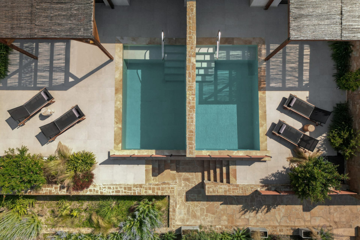 Pnoes Luxury Suites