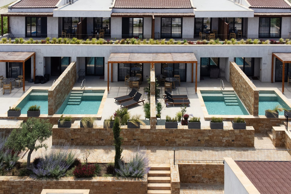 Pnoes Luxury Suites