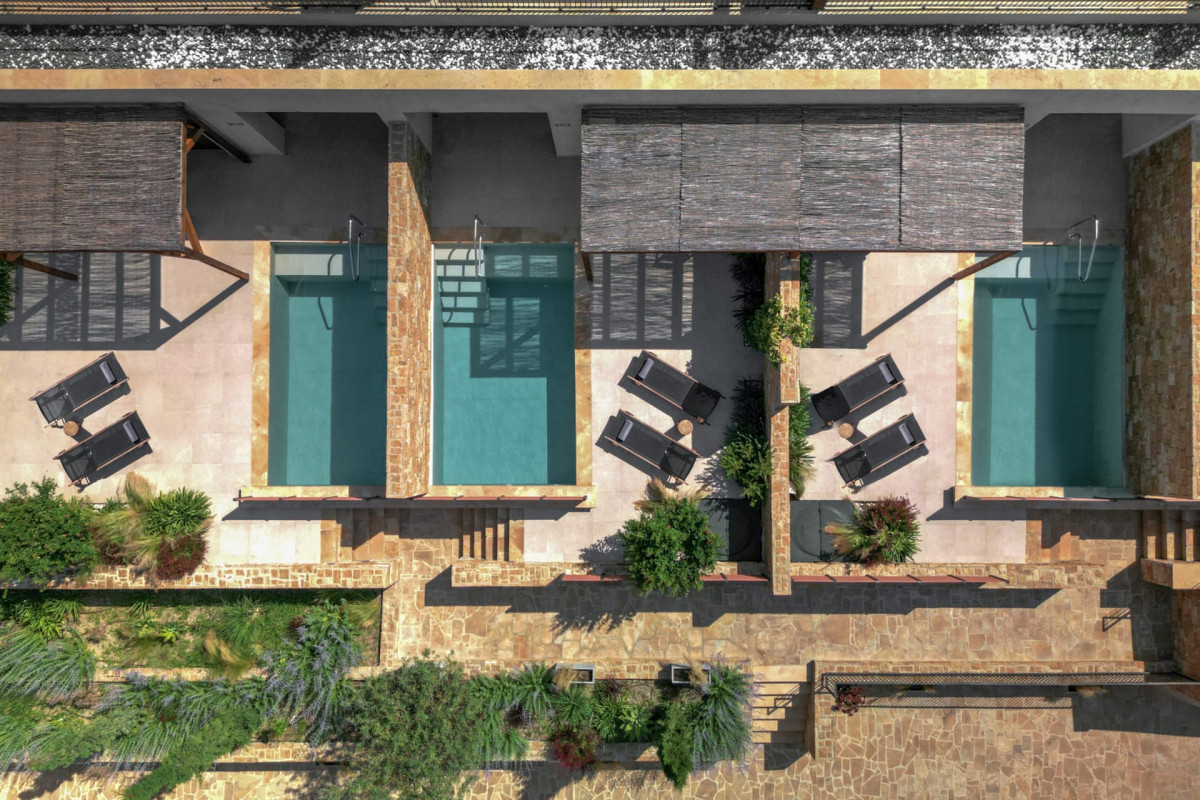 Pnoes Luxury Suites