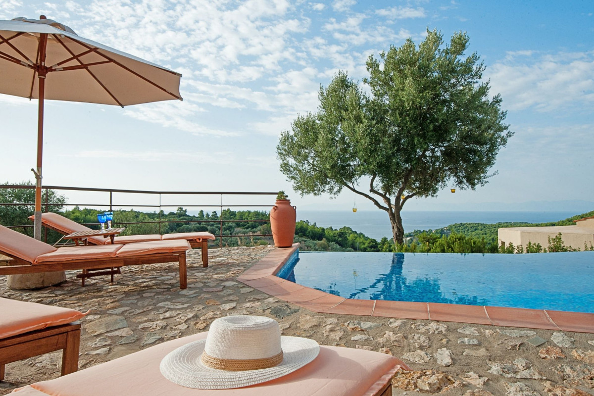 Poikilma Alonissos Villas