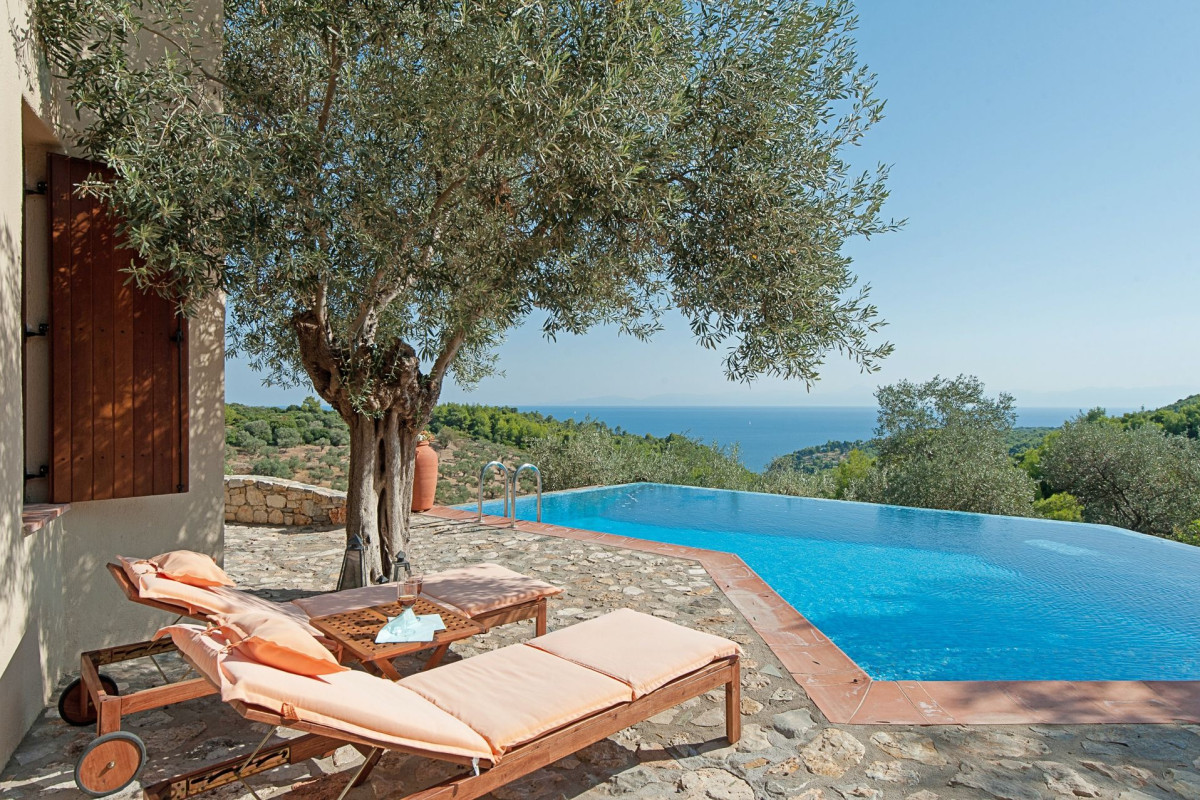 Poikilma Alonissos Villas