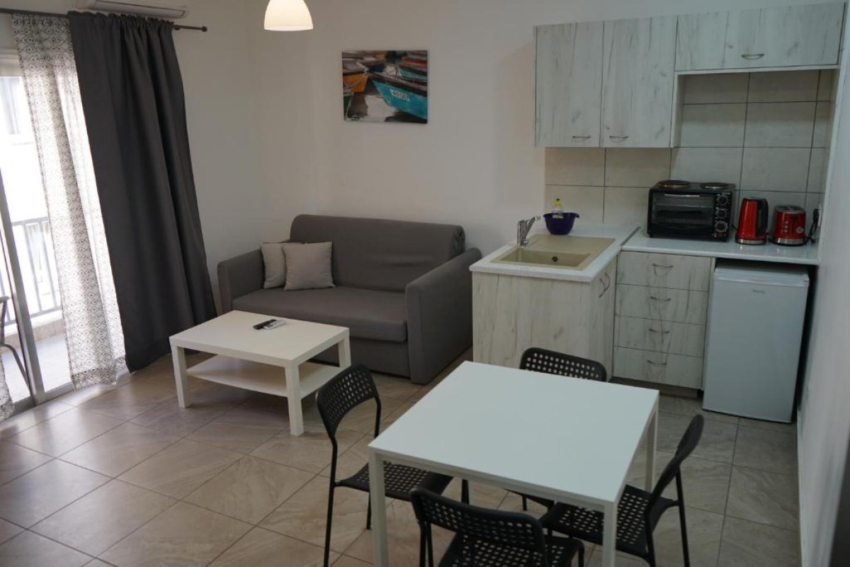 POLYXENI HOTEL APARTMENTS