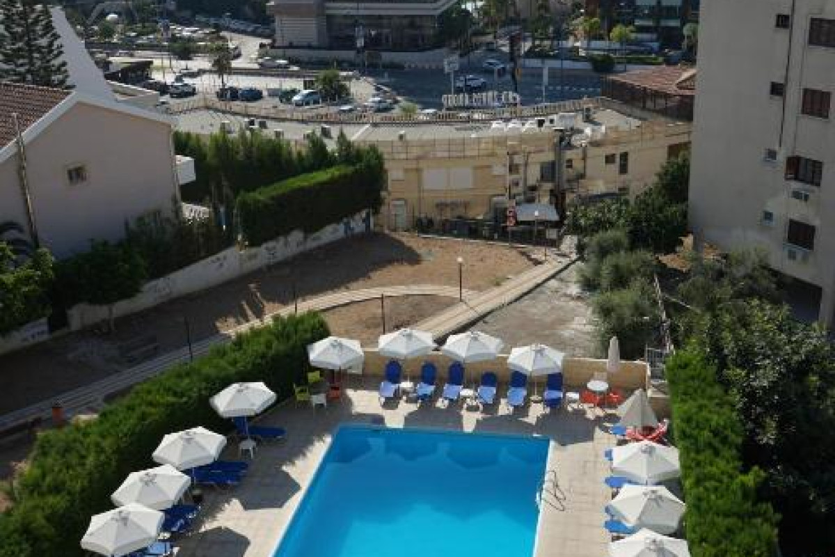POLYXENI HOTEL APARTMENTS