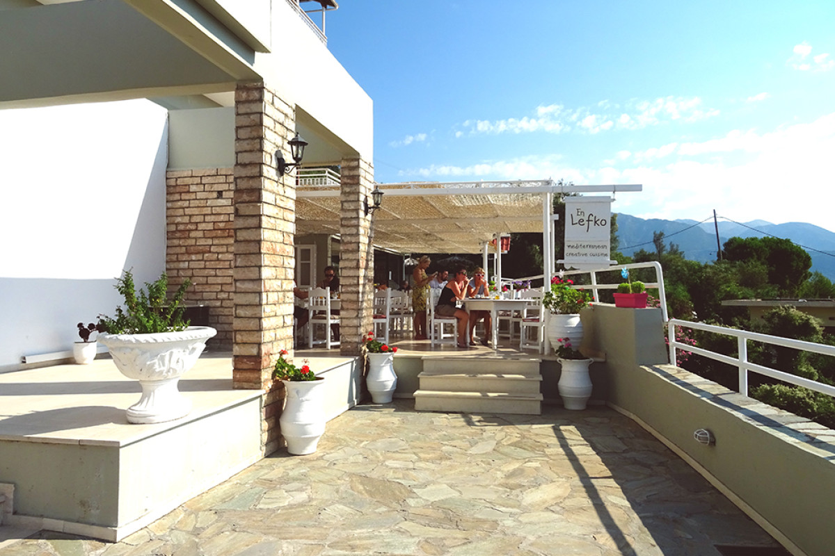 Ponti Beach Hotel