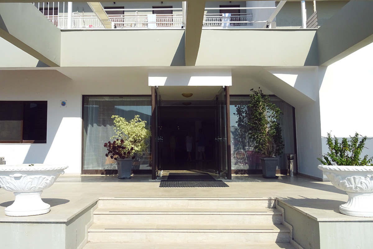 Ponti Beach Hotel