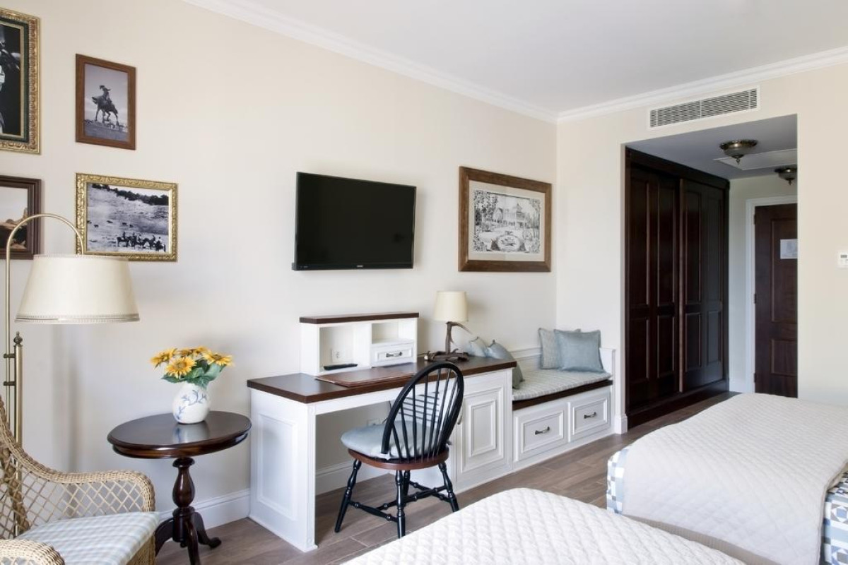 PORTAVENTURA HOTEL GOLD RIVER