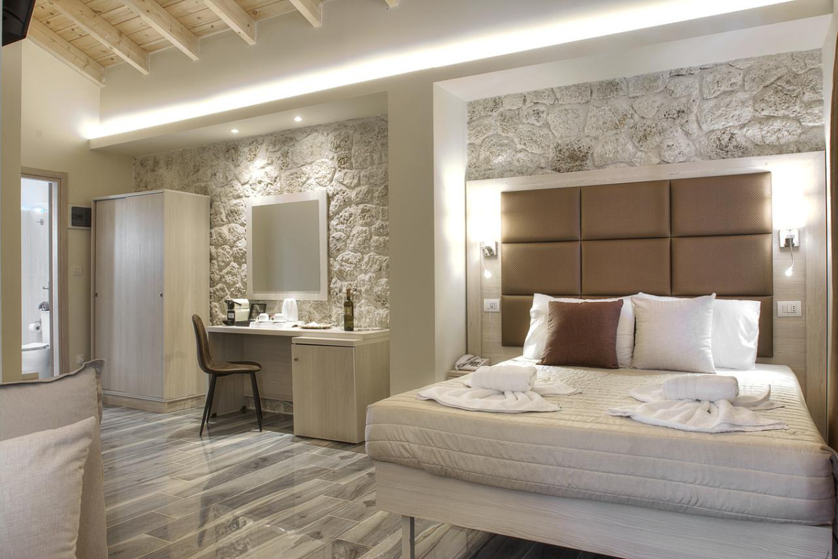 PORTO DEMO BOUTIQUE (ADULTS ONLY)