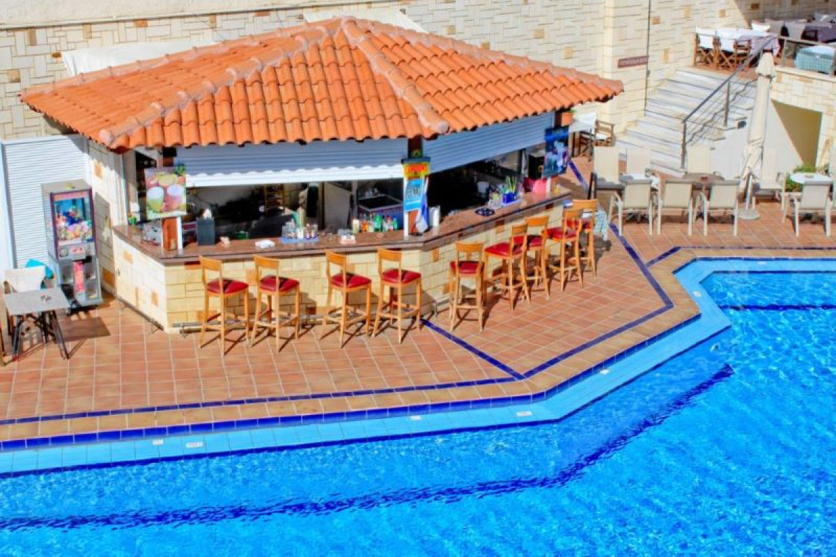 PORTO KALAMAKI HOTEL