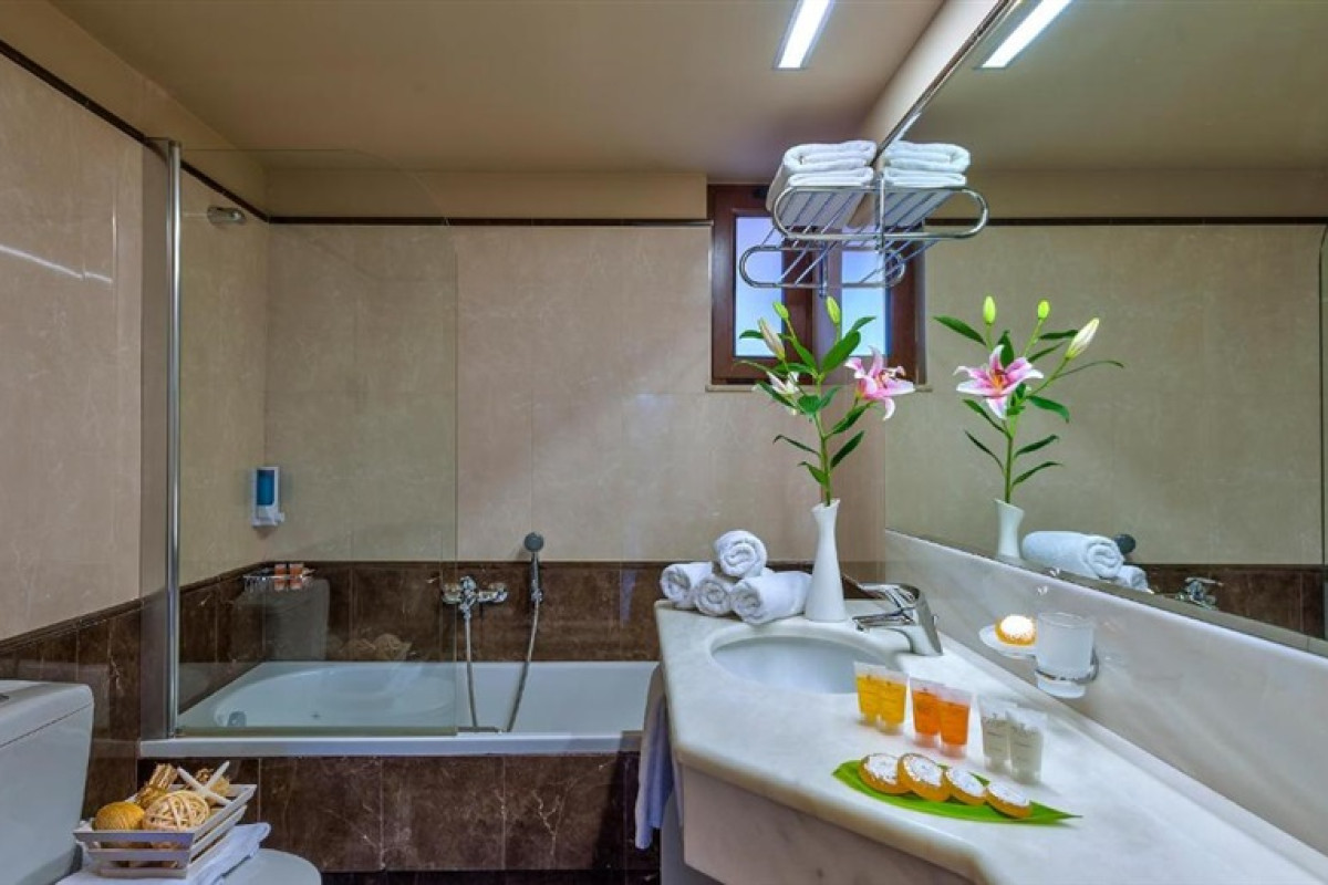 PORTO PLATANIAS BEACH RESORT