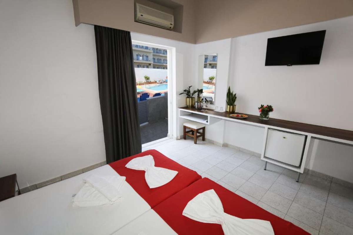 PORTO PLAZZA  Adults Only 16+ (A)