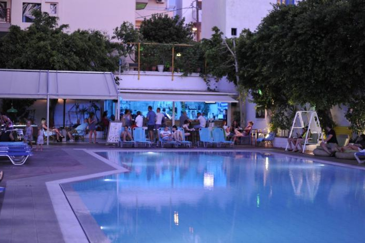 PORTO PLAZZA  Adults Only 16+ (A)
