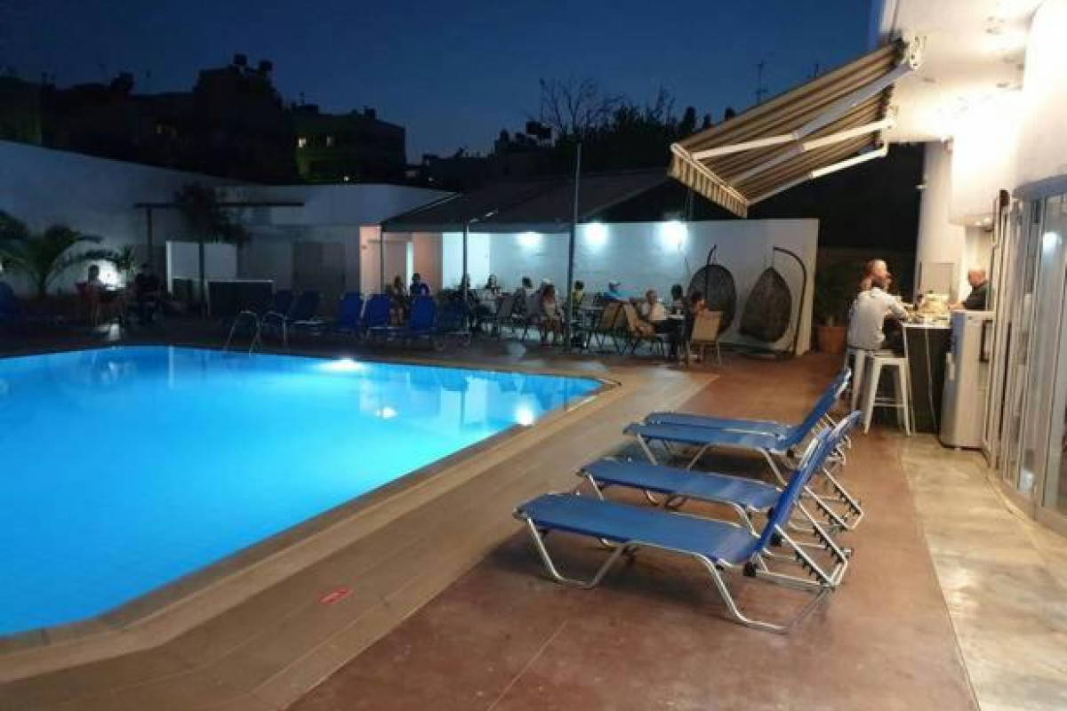 PORTO PLAZZA  Adults Only 16+ (A)