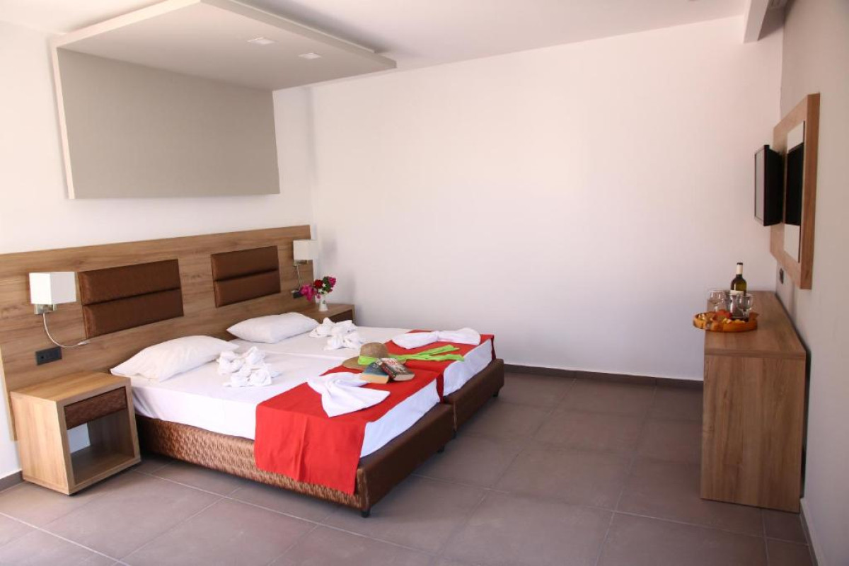 PORTO PLAZZA  Adults Only 16+ (A)
