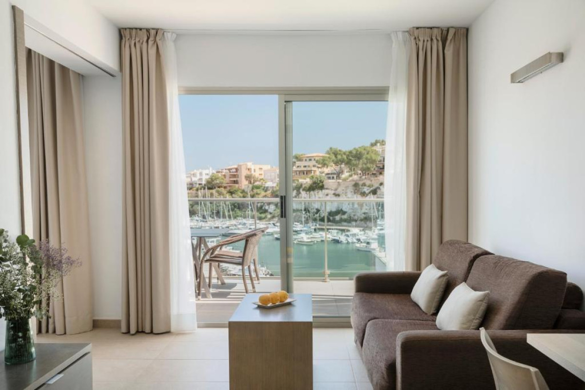 Portodrach Aparthotel & Suites