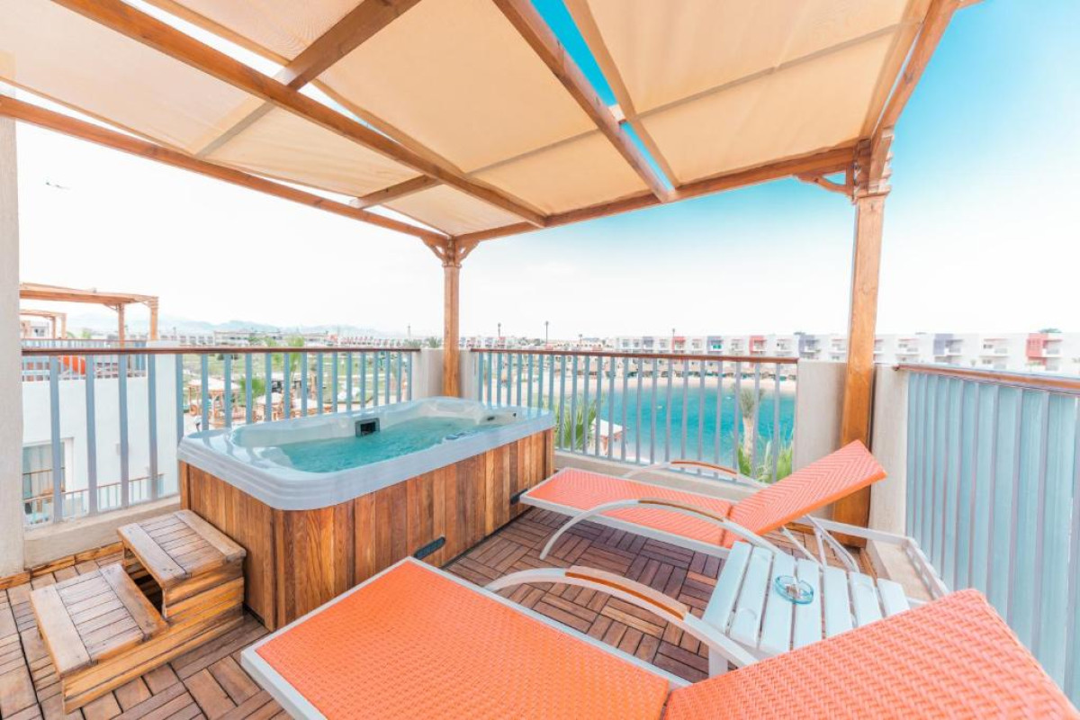 POSH CLUB SUNRISE CRYSTAL BAY RESORT