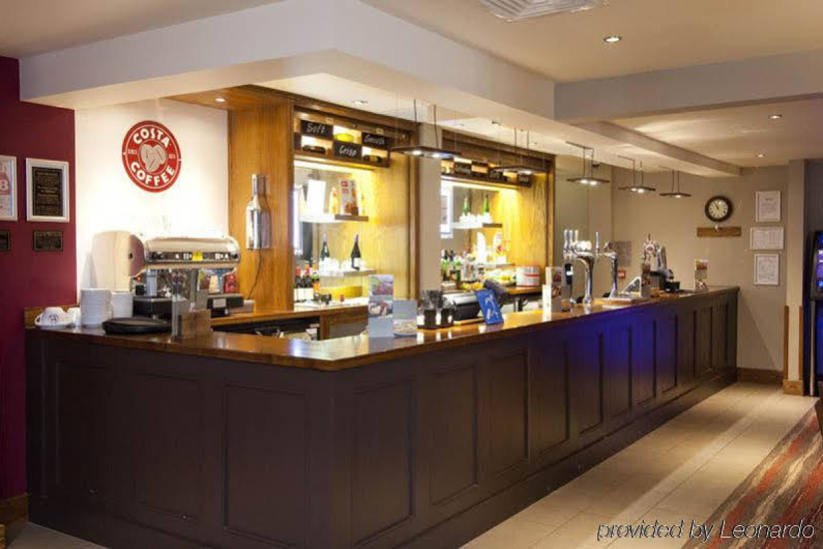 Premier Inn Bristol Cribbs Causeway M5,J17