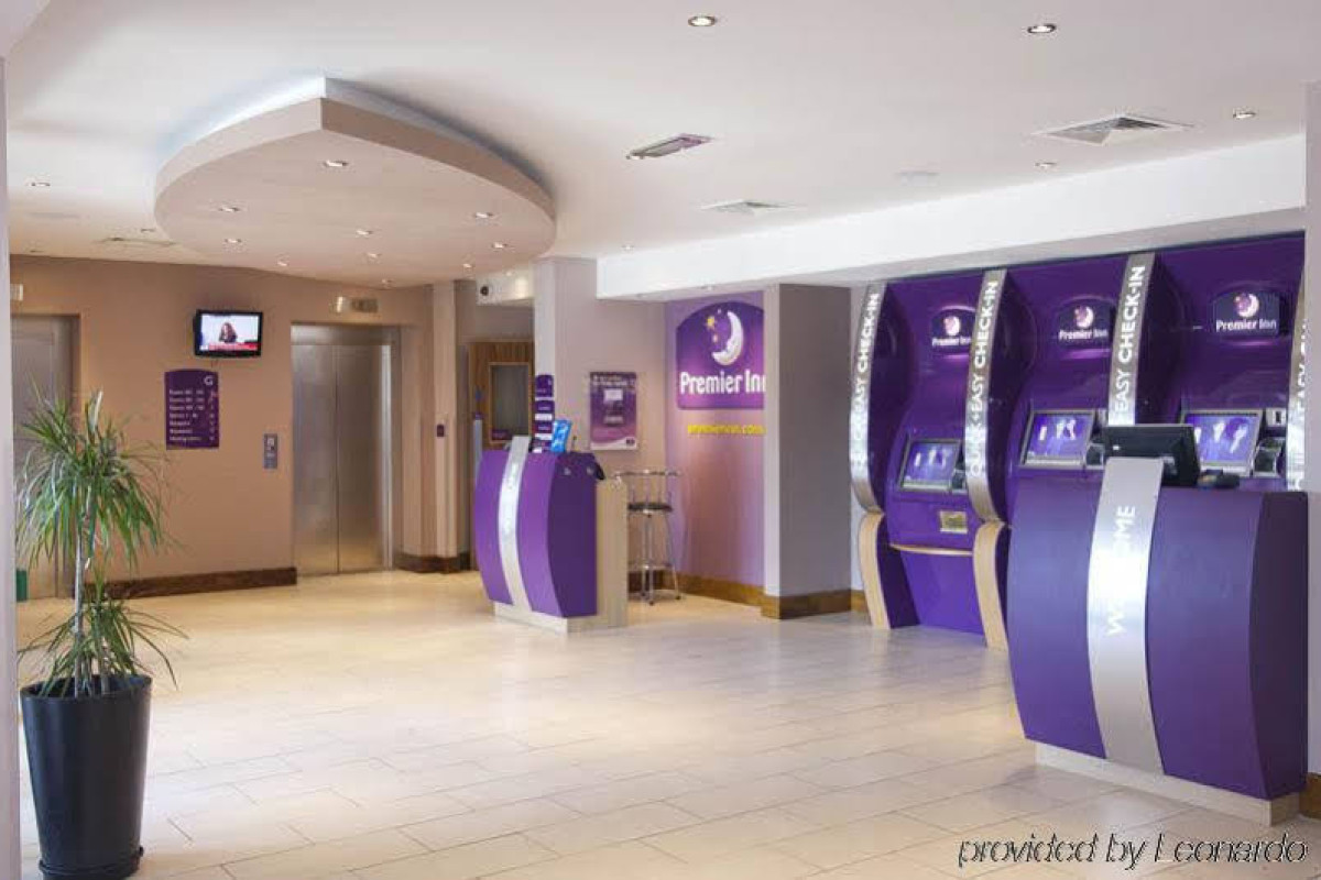 Premier Inn Bristol Cribbs Causeway M5,J17
