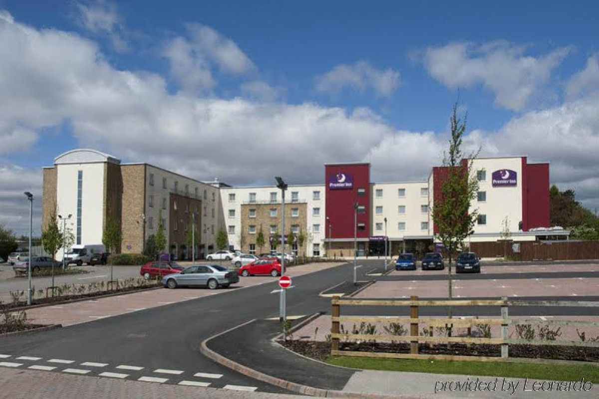Premier Inn Bristol Cribbs Causeway M5,J17