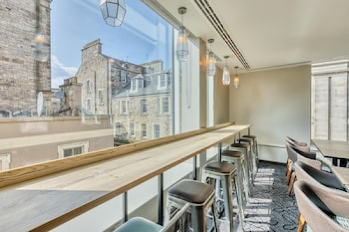 PREMIER INN EDINBURGH CITY CENTRE (WAVERLEY) HOTEL