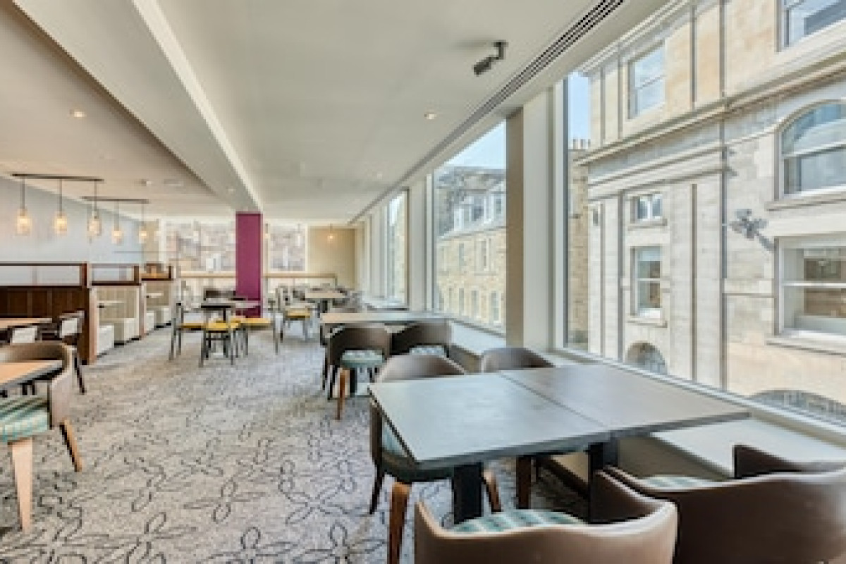 PREMIER INN EDINBURGH CITY CENTRE (WAVERLEY) HOTEL