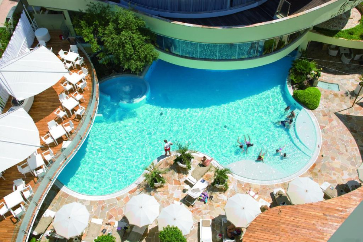 PREMIER SUITES
