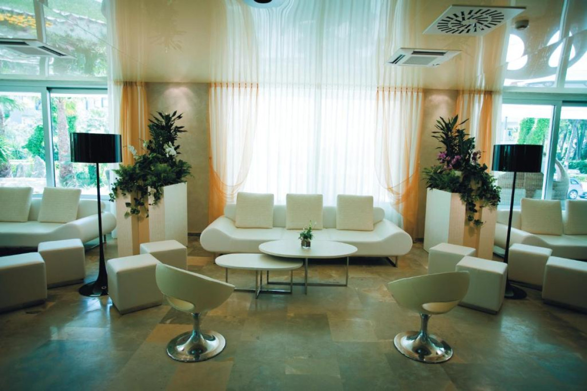 PREMIER SUITES