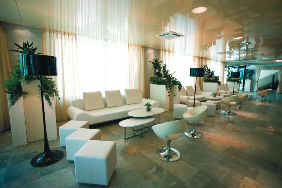 PREMIER SUITES