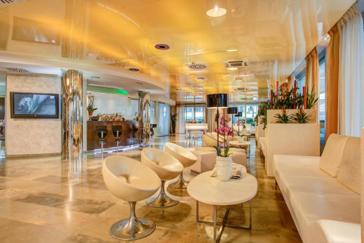 PREMIER SUITES
