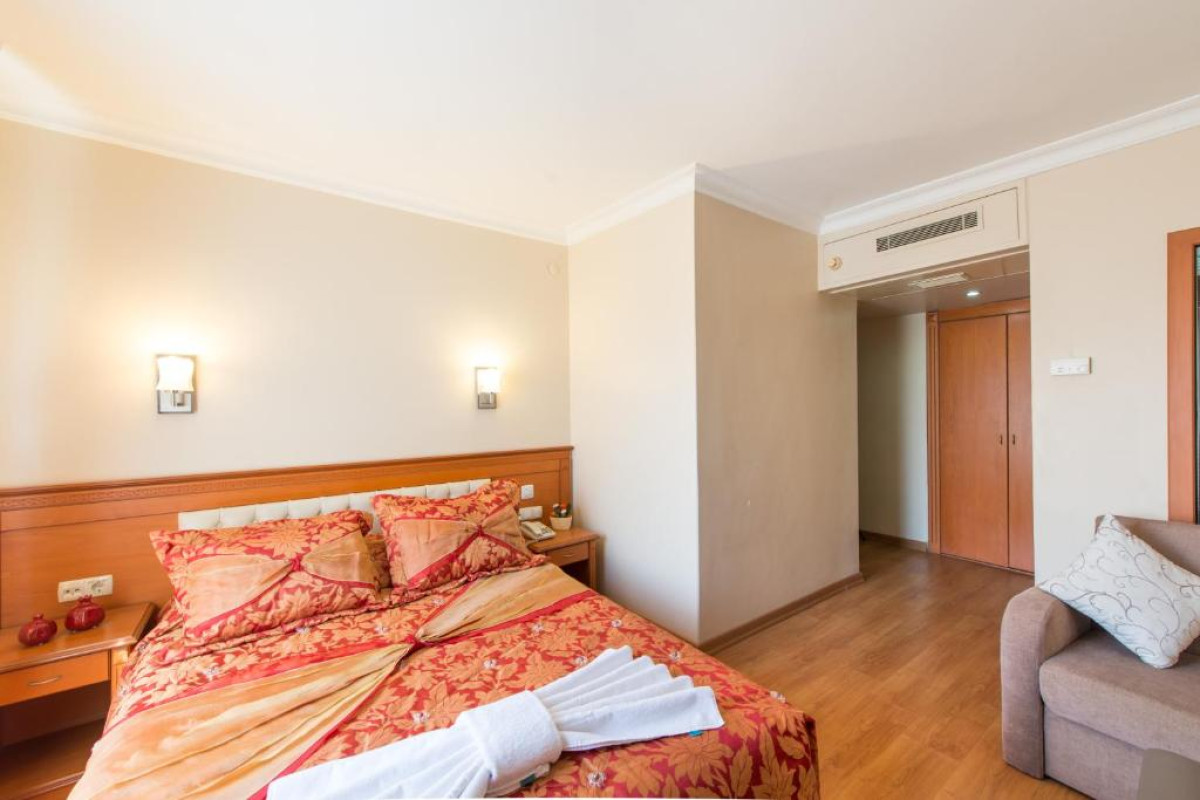PRESTIGE HOTEL